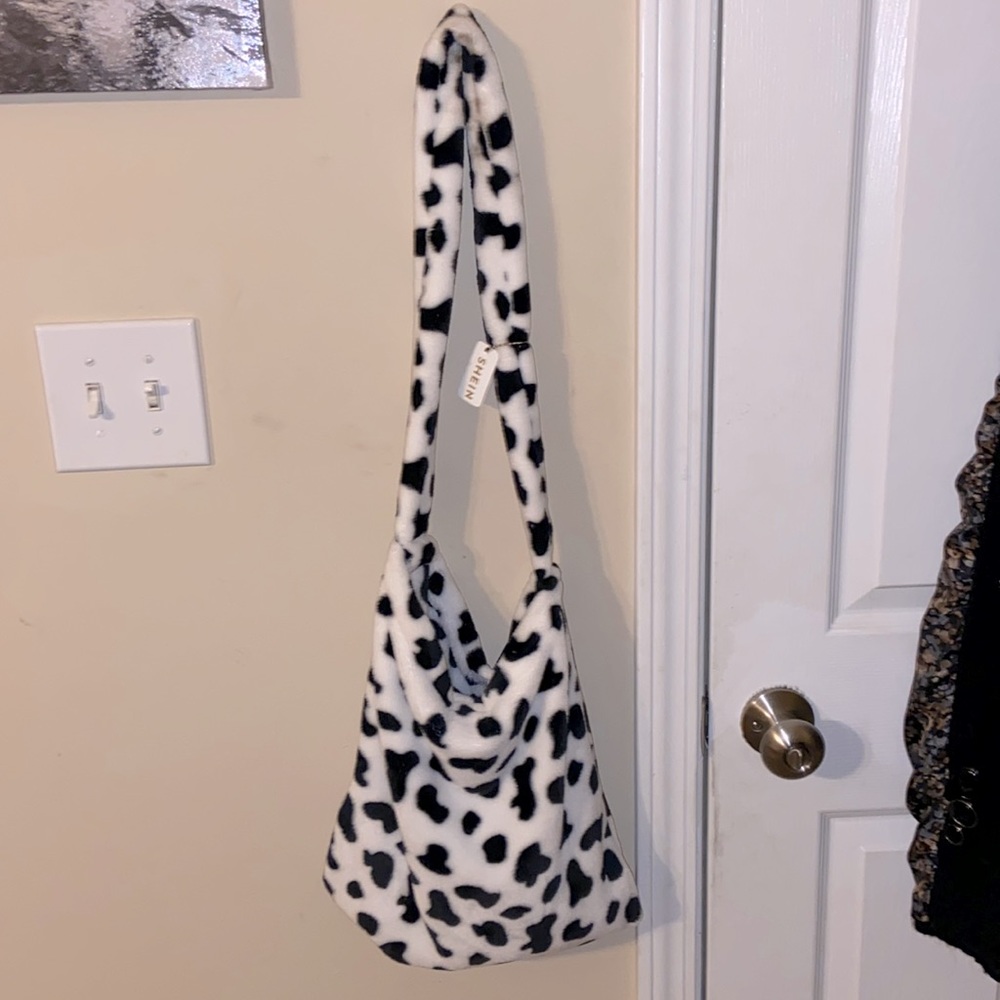 B & W Zebra Print Handbag! ♡︎